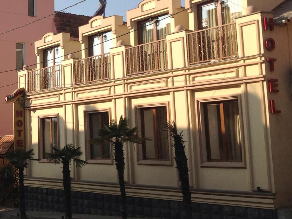Danisimo Hotel Tbilisi Buitenkant foto