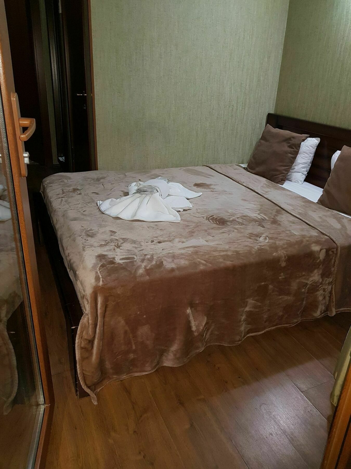 Danisimo Hotel Tbilisi Buitenkant foto
