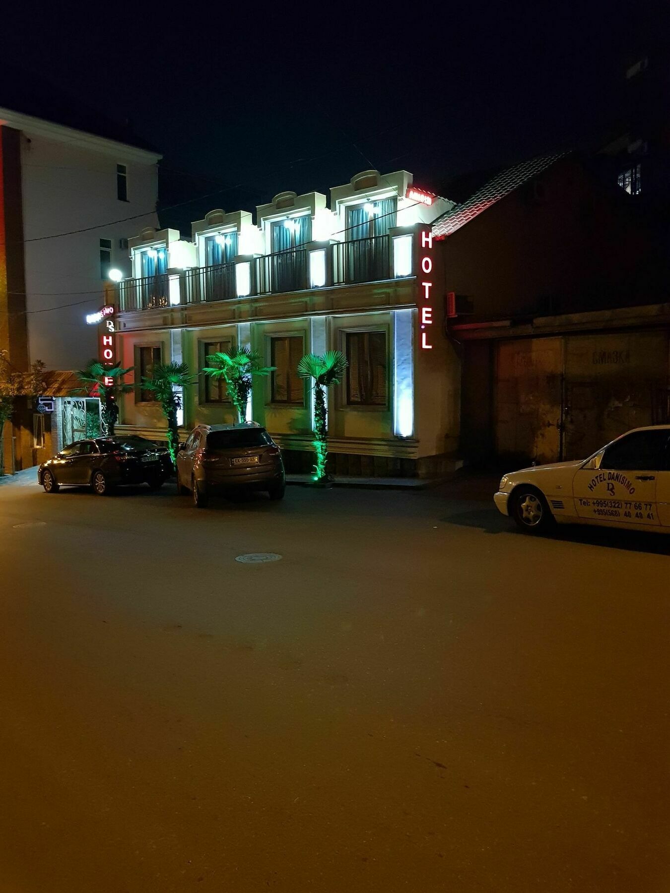 Danisimo Hotel Tbilisi Buitenkant foto