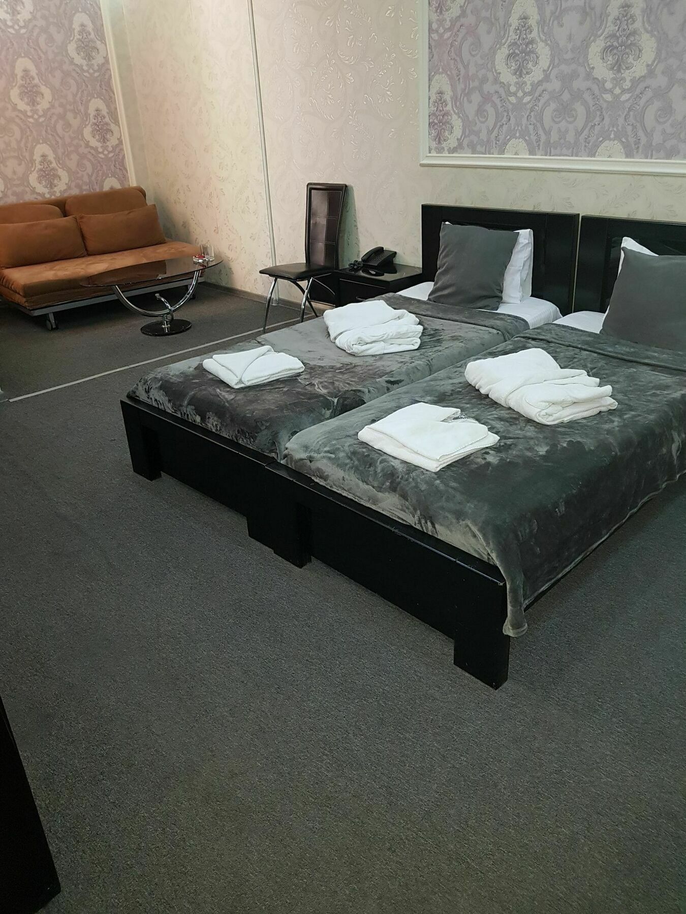 Danisimo Hotel Tbilisi Buitenkant foto